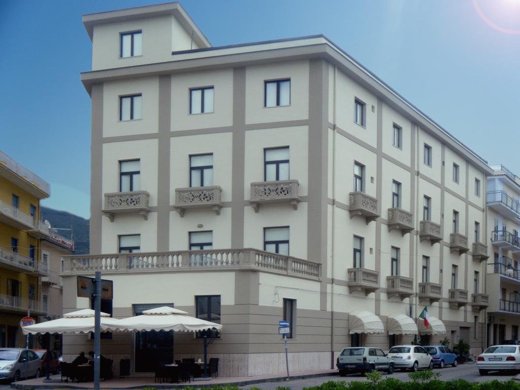 Hotel Vittoria Sapri Extérieur photo